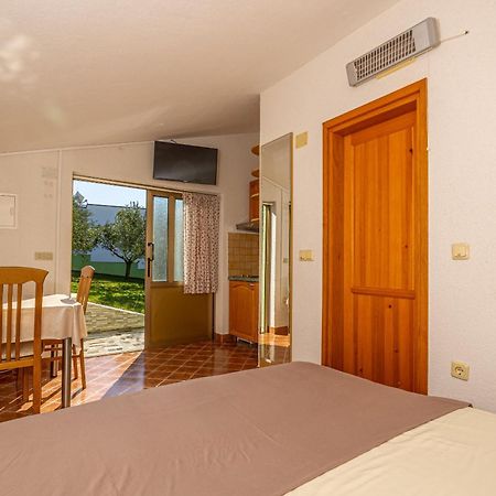 Apartments Francoise Криквеница Екстериор снимка