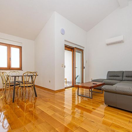 Apartments Francoise Криквеница Екстериор снимка