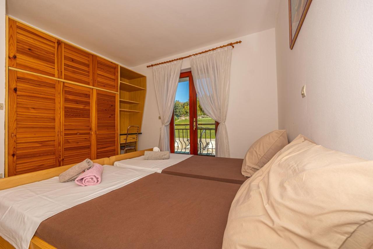 Apartments Francoise Криквеница Екстериор снимка