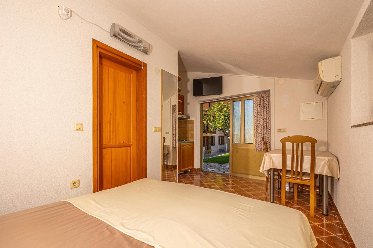 Apartments Francoise Криквеница Екстериор снимка