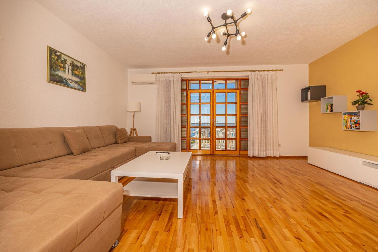 Apartments Francoise Криквеница Екстериор снимка