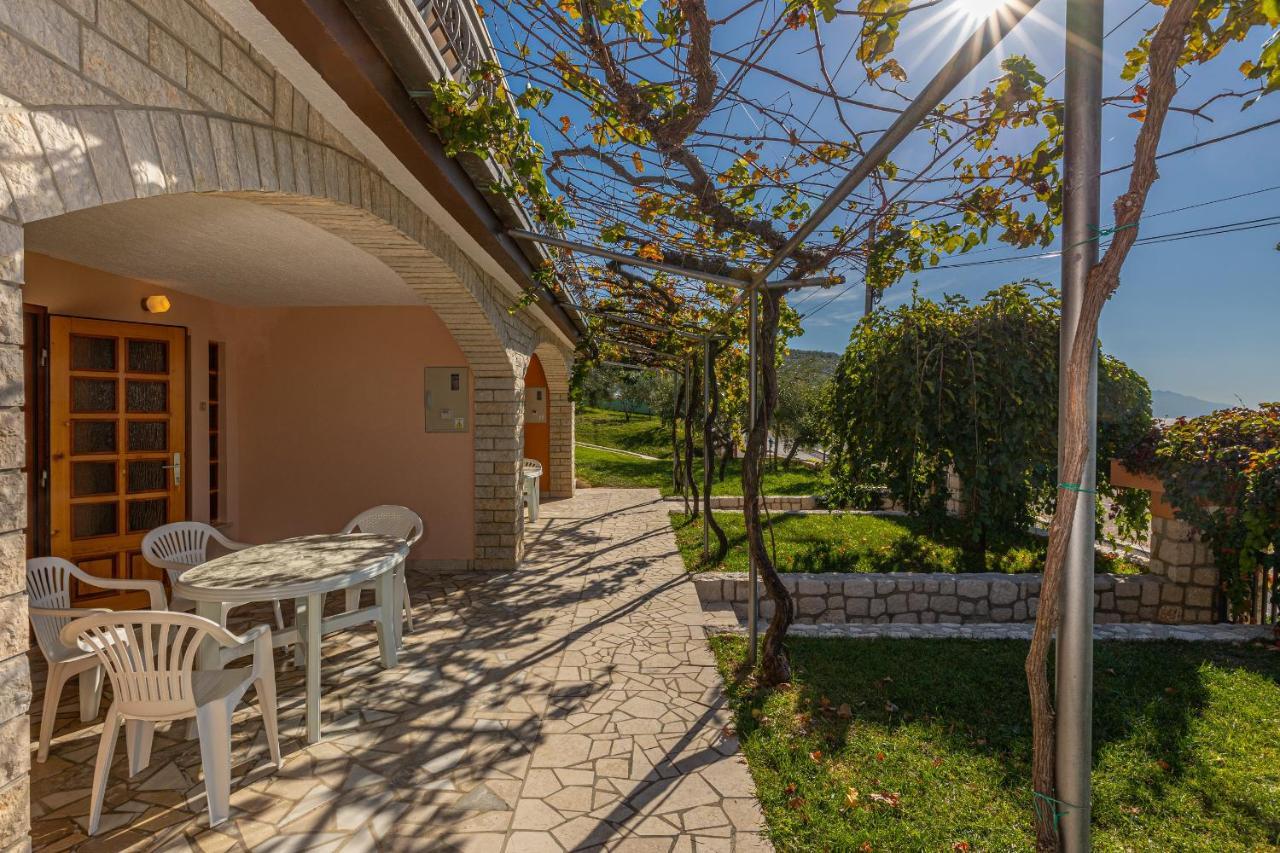 Apartments Francoise Криквеница Екстериор снимка