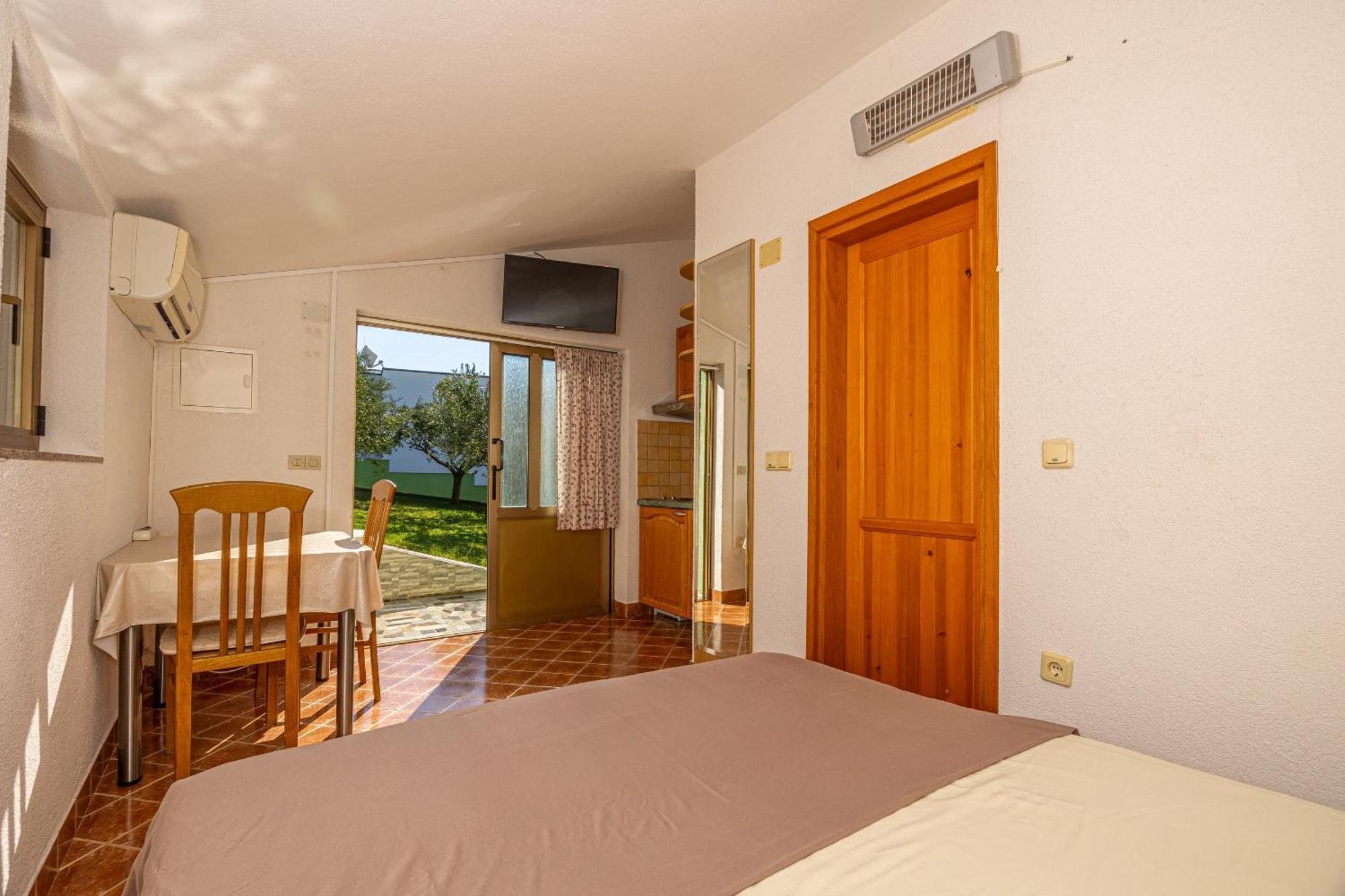 Apartments Francoise Криквеница Екстериор снимка