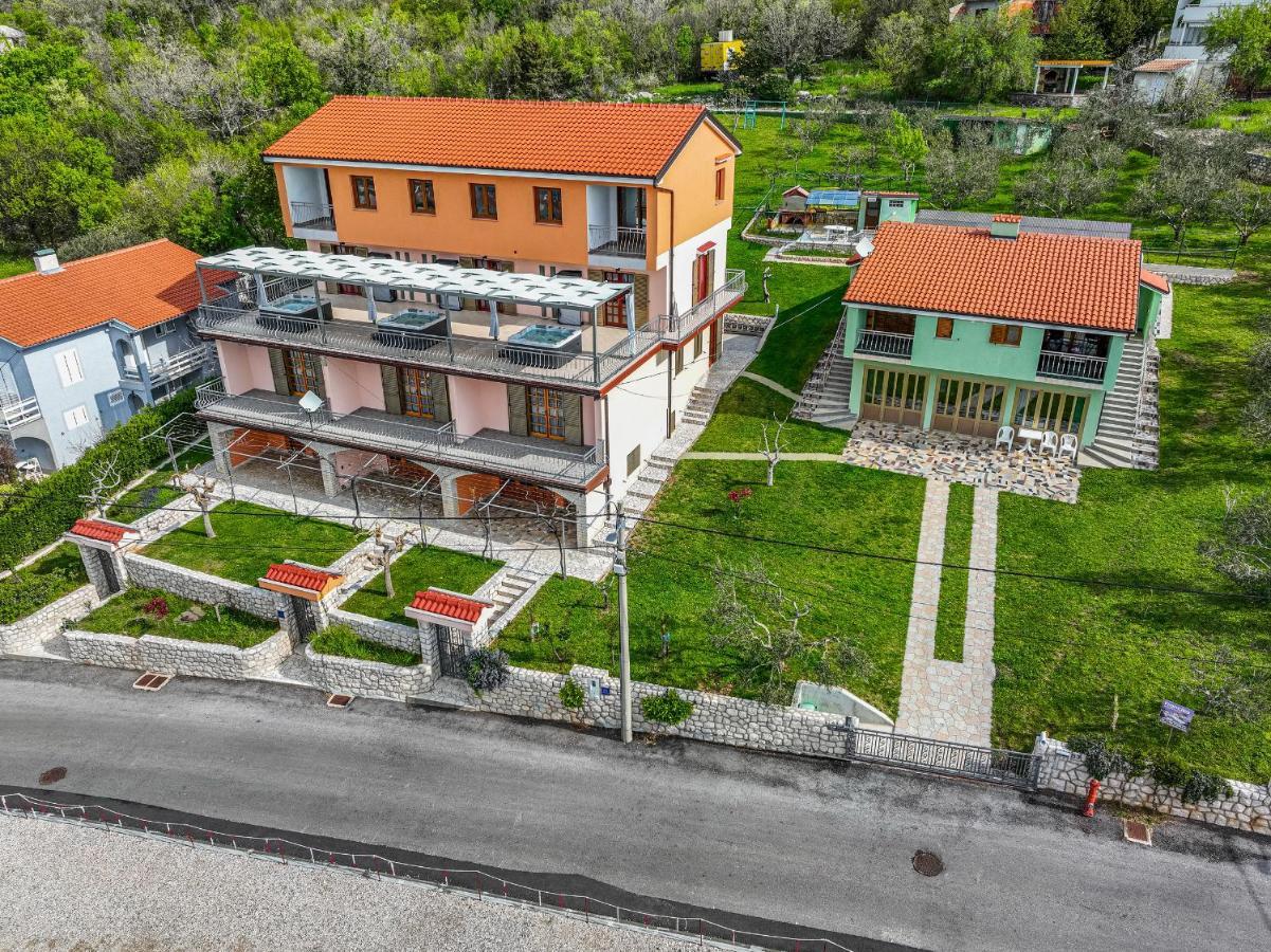 Apartments Francoise Криквеница Екстериор снимка