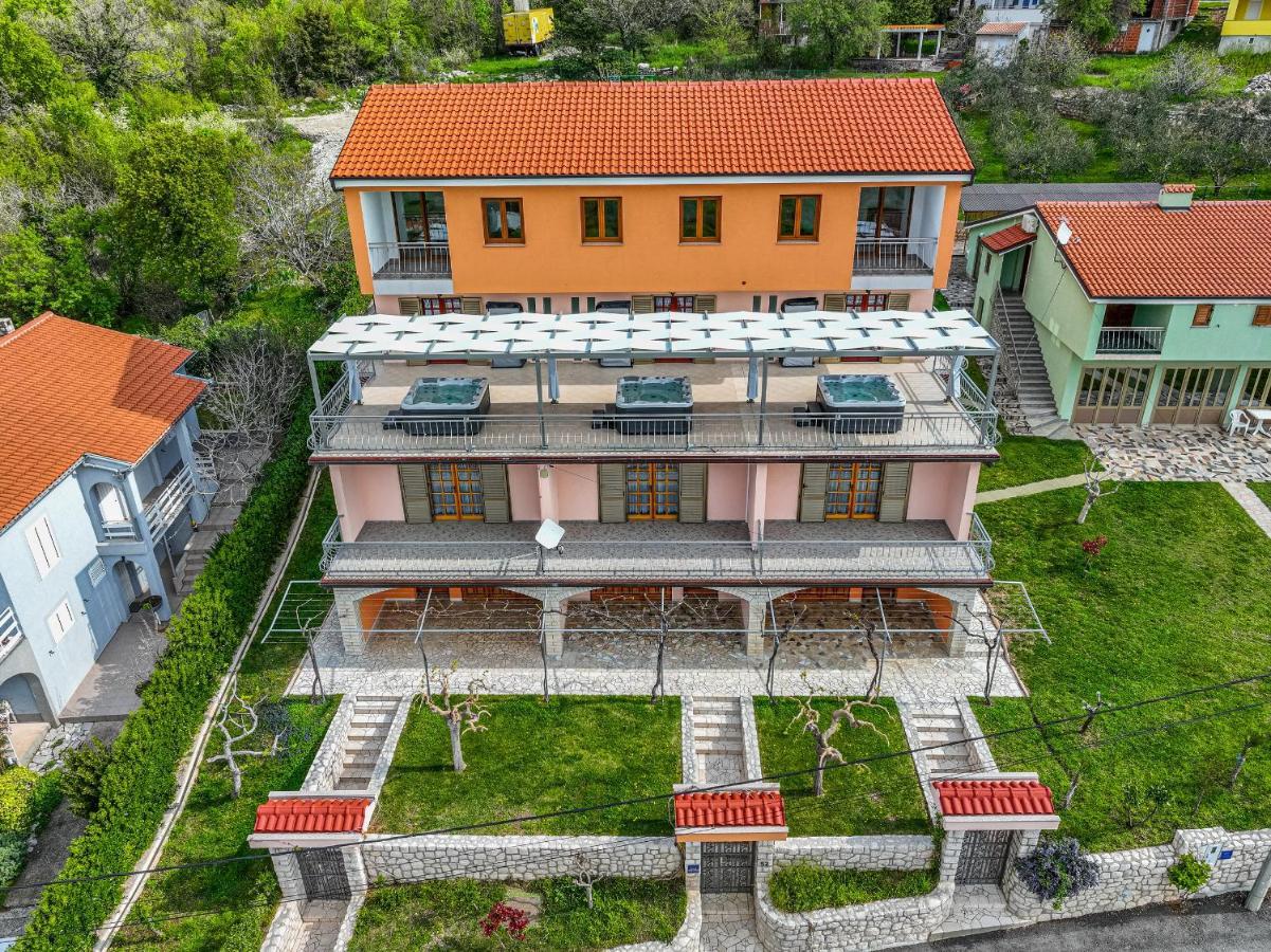 Apartments Francoise Криквеница Екстериор снимка