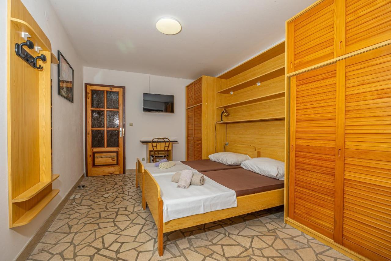 Apartments Francoise Криквеница Екстериор снимка