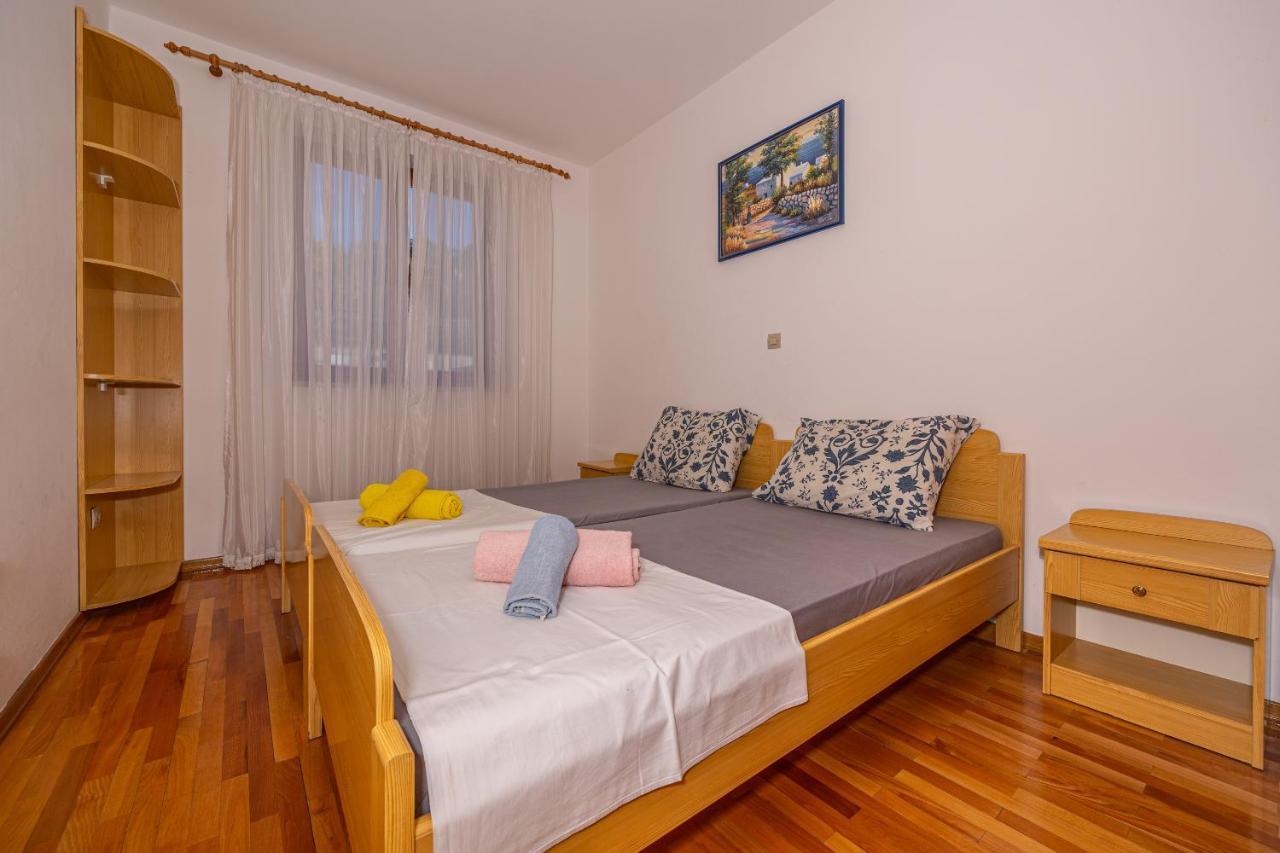 Apartments Francoise Криквеница Екстериор снимка