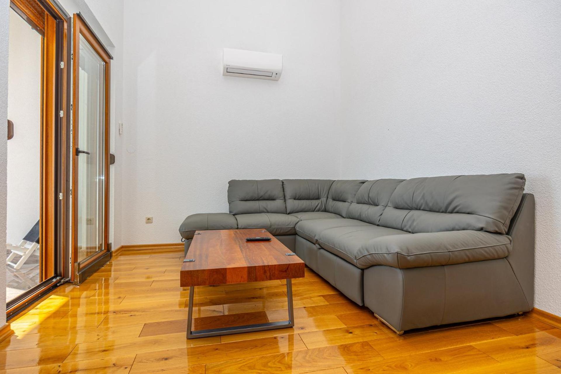 Apartments Francoise Криквеница Екстериор снимка