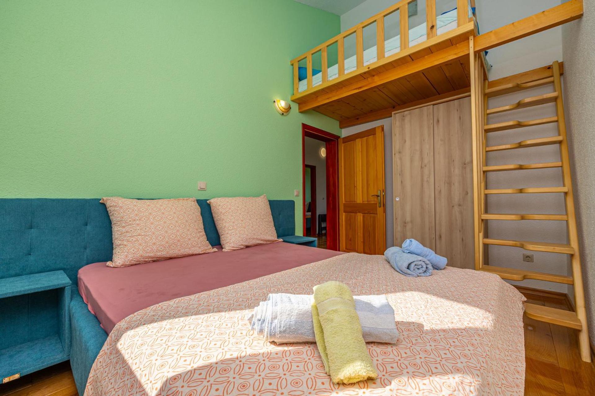 Apartments Francoise Криквеница Екстериор снимка